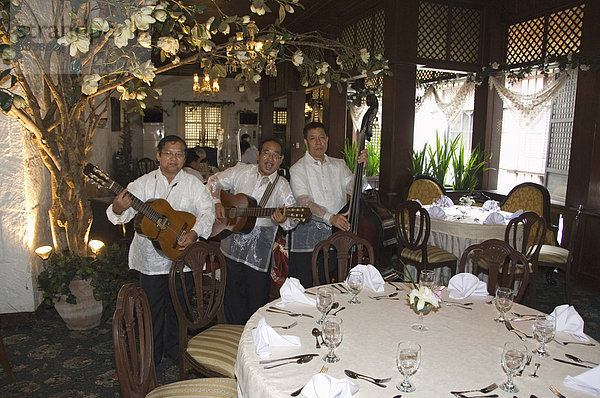 Barbaras Restaurant mit musikalischer Unterhaltung  Intramuros Spanish Colonial District  Manila  Philippinen  Südostasien  Asien