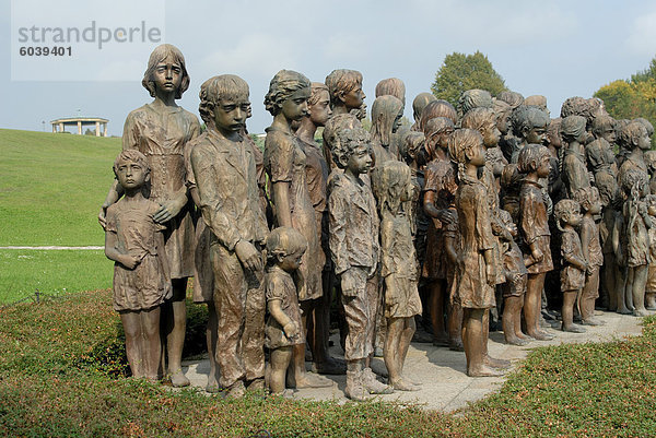 Denkmal der Kinder von Lidice in Konzentrationslager geschickt  nachdem ihr Dorf aus Rache für die Ermordung der Tschechischen Widerstand von der Nazi-Gouverneur von Nazis während des zweiten Weltkriegs zerstört wurde besetzt Tschechien Reinhard Heydrich  Lidice  Mittelböhmen  Tschechien  Europa