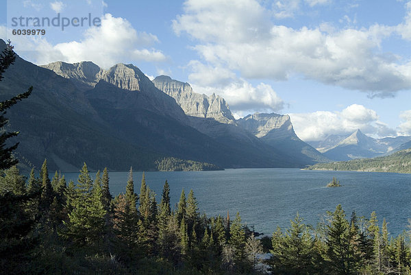 Geht die Sonne Road  Glacier National Park  Montana  Vereinigte Staaten von Amerika  Nordamerika