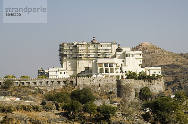 Altes Fort von Devi Gath (Devi Garh) jetzt ein Hotel  in der Nähe von Udaipur  Rajasthan  Indien  Asien