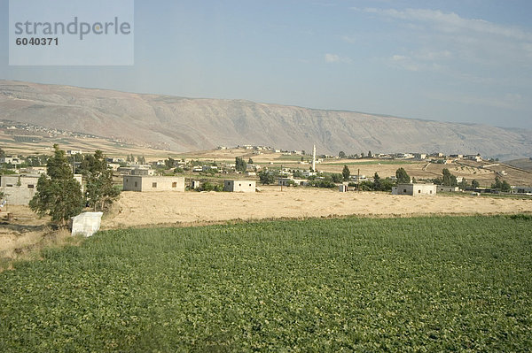 Landschaft vom Zug zwischen Aleppo und Latakia  Syrien  Naher Osten