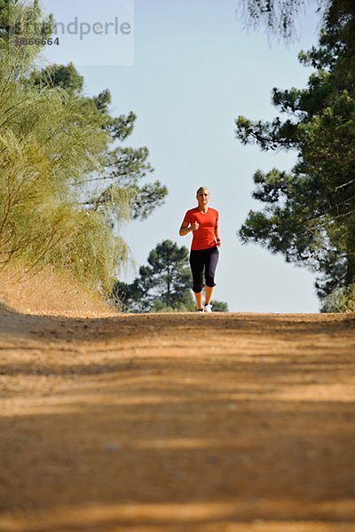 Junge Frau beim Jogging