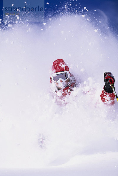 Mann  Skisport  Gesichtspuder  tief  Utah