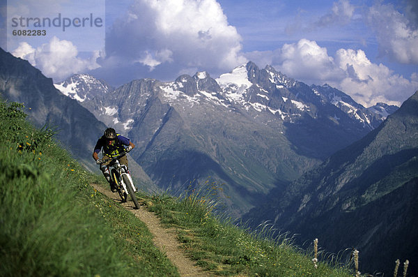 Frankreich  Berg  Mann  radfahren  Alpen