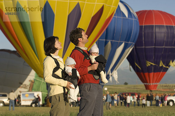Wärme  Luftballon  Ballon  Zwilling - Person  Himmel  Festival  Start