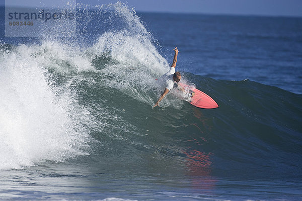 Mann  Felsen  jung  zeigen  Hawaii  North Shore  Oahu  Wellenreiten  surfen