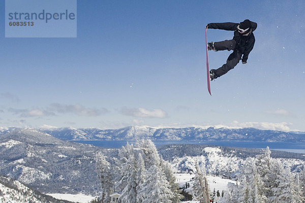 einsteigen  Snowboardfahrer  Himmel  springen  Hintergrund  blau  schlagen