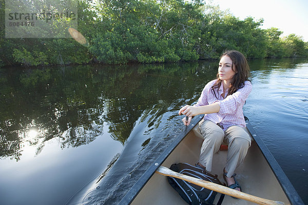 Frau  Kanu  Paddel  Everglades Nationalpark  Florida