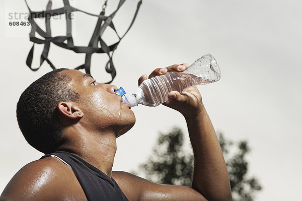 Wasser  Mann  Basketball  Getränk  jung  spielen  South Dakota