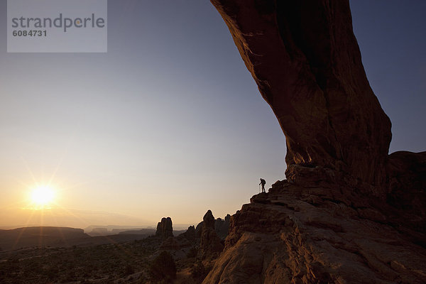 sehen  Sonnenaufgang  Brücke  wandern  unterhalb  Utah