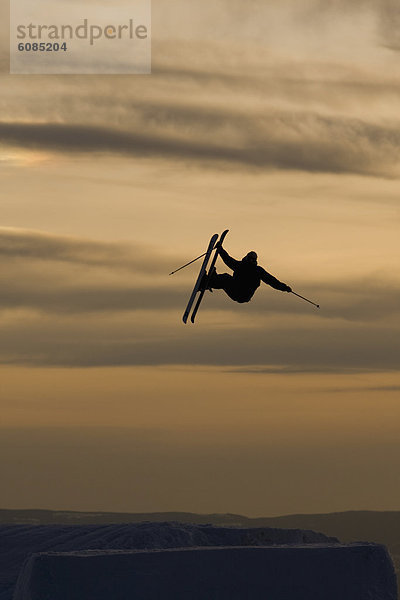 Skifahrer  Sonnenuntergang  Silhouette  springen  Wyoming