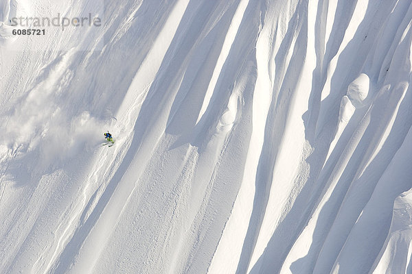 Ski  Skifahrer  absteigen  groß  großes  großer  große  großen  Alaska  neu