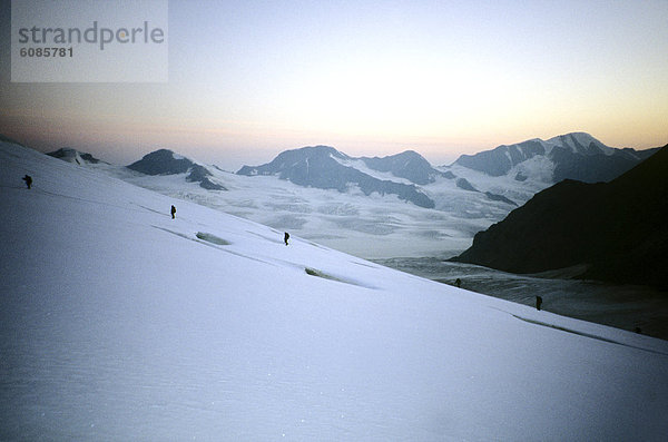 Bergsteiger  entfernt  überqueren  Berg  Sonnenuntergang  Alaska  Kreuz  Distanz