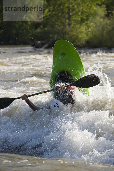 Fluss  Kajakfahrer  Wildwasser  Gabel