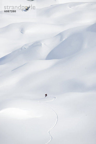 Berg  Skifahrer  warten  rennen  Produktion  Hubschrauber  Selkirk Mountains  Kanada  Weg