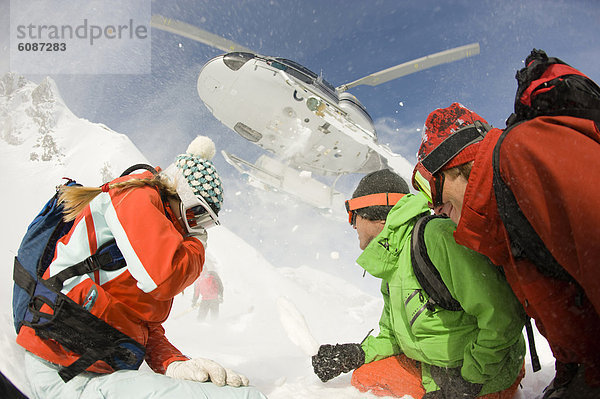 Berg  nehmen  heraustropfen  tropfen  undicht  Hubschrauber  Ski  Selkirk Mountains  Kanada  Schiffswache