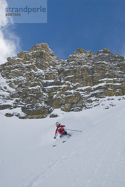 Frau  Ski  Rocky Mountains  kanadisch