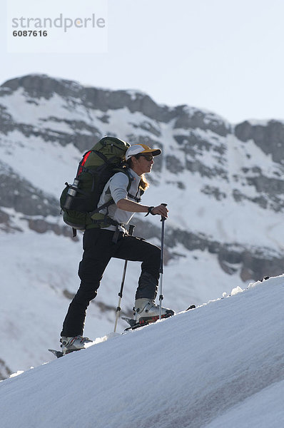 Frau  über  Skisport  unbewohnte  entlegene Gegend  Colorado  San Juan National Forest
