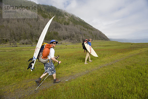 Mann  Küste  Surfboard  Desorientiert  wandern  2  Kalifornien