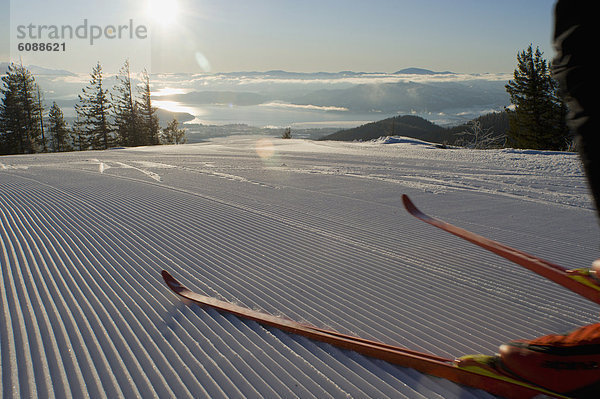 Fröhlichkeit  Skifahrer  Frische  Morgen  folgen  früh  gepflegt