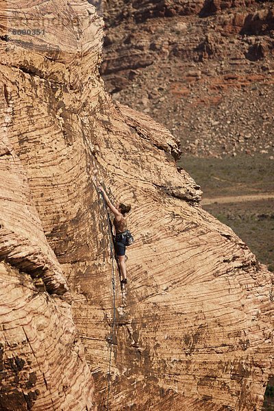 Felsbrocken  aufwärts  Nevada  rot  Klettern