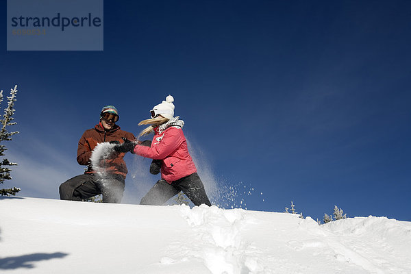 Frau  Berg  Mann  Spiel  Schnee