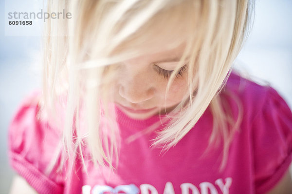 niedlich  süß  lieb  Fokus  sehen  Hemd  Vielfalt  pink  jung  Mädchen  blond