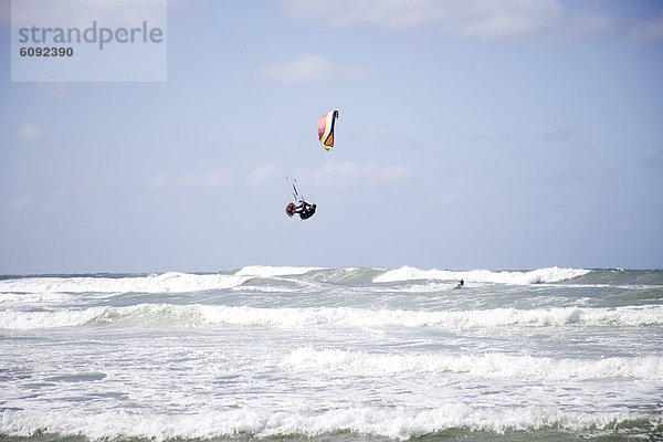 Kitesurfer  Vorbereitung  fahren  Hintergrund  springen  Landschaft