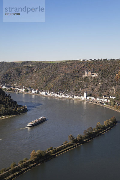 Deutschland  Rheinland-Pfalz  Blick auf St. Goarshausen und die Burg Katz mit dem Rhein