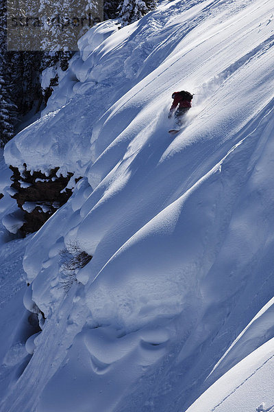 Snowboardfahrer  drehen  Gesichtspuder  Colorado