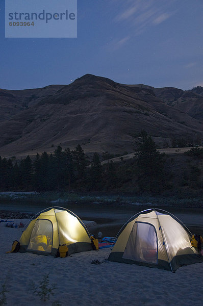 hoch  oben  beleuchtet  Wasser  Reise  Nacht  weiß  camping  Zelt  Rafting