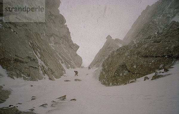 Bergsteiger  Berg  Sturm  absteigen  2  Schnee  steil