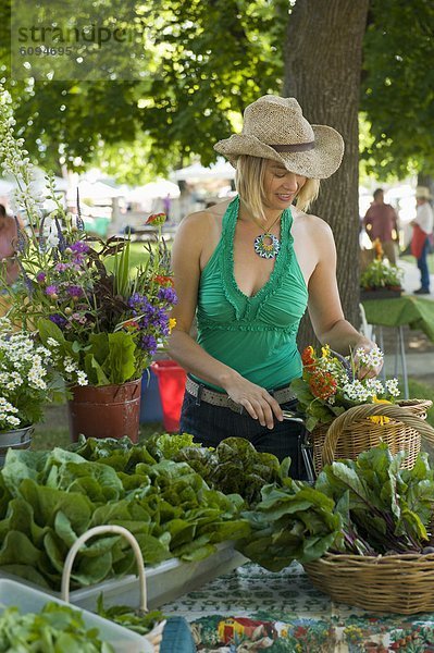 Frau  Blume  jung  Bauer  Markt