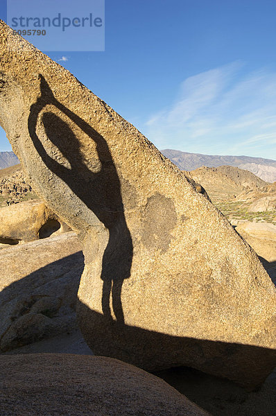 Frau  Schatten  üben  Yoga  Boulder