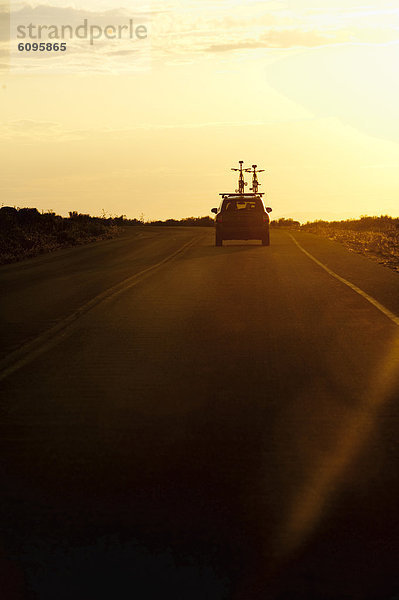 Auto  Sonnenuntergang  fahren  hoch  oben  Insel  2  Fahrrad  Rad  Antilope