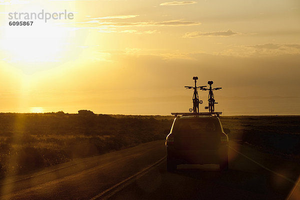 Auto  Sonnenuntergang  fahren  hoch  oben  Insel  2  Fahrrad  Rad  Antilope