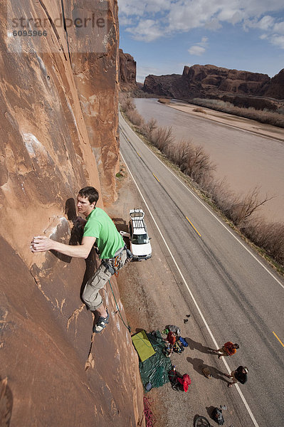 Mann  Wand  Straße  Klettern  jung  Moab