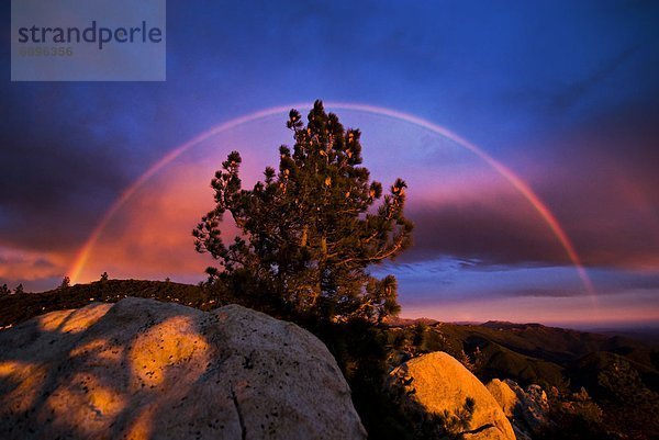 passen  Berg  Sonnenuntergang  Sturm  weiß  Form  Formen  Kalifornien  Regenbogen