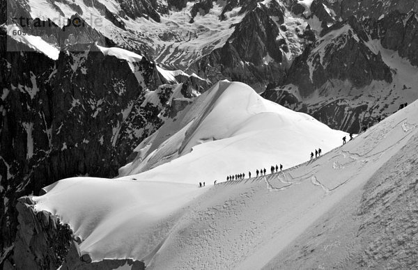 Frankreich  Schnee  wandern  Reise  unterhalb