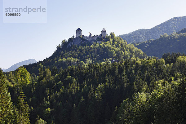 Österreich  Steiermark  Blick auf Burg Gallenstein