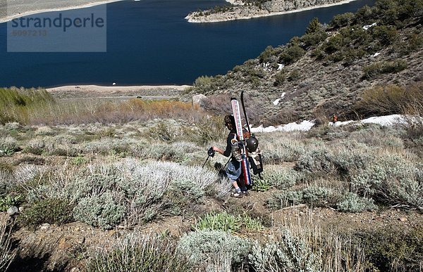 Anschnitt  Mann  folgen  Stiefel  Tagesausflug  Schuh  See  wechseln  Skisport  jung  Kalifornien  Juni  Telemark