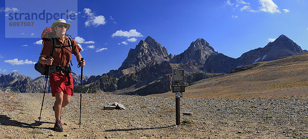 passen  folgen  Zeichen  Ehrfurcht  wandern  Signal