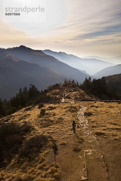 Frau  Hügel  Horizont  hoch  oben  Nepal