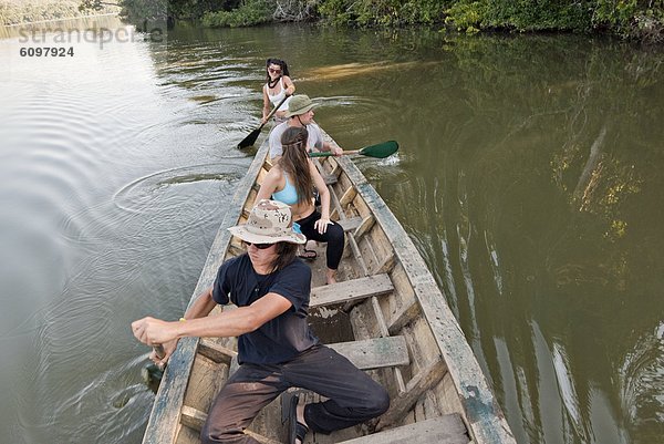 Mensch  Menschen  Menschengruppe  Menschengruppen  Gruppe  Gruppen  See  Kanu  paddeln  jung  Spaß