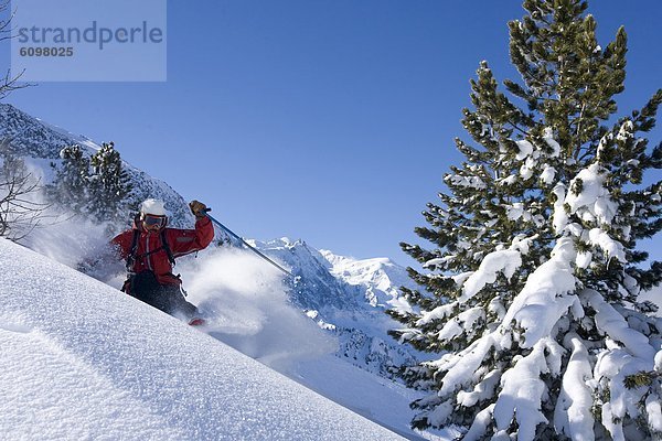 Frankreich  Mann  Tag  Frische  Skisport  Sonnenlicht  Chamonix  Schnee