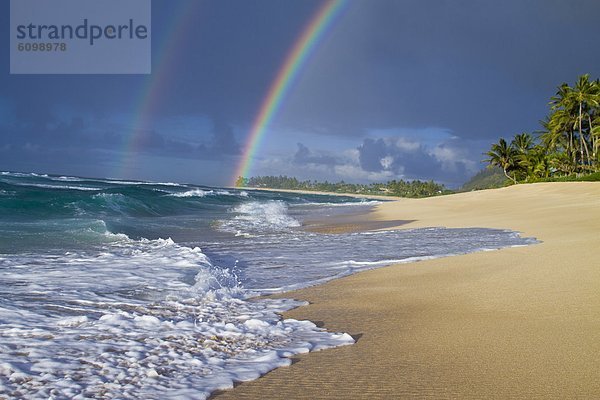 Felsen  über  Überraschung  zeigen  Hawaii  North Shore  Oahu  Regenbogen