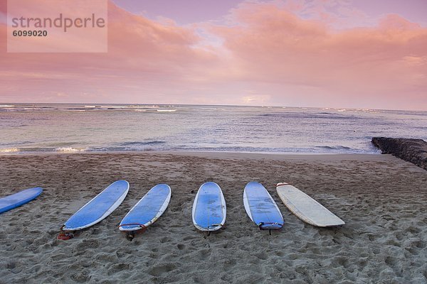 Strand  Surfboard  Waikiki