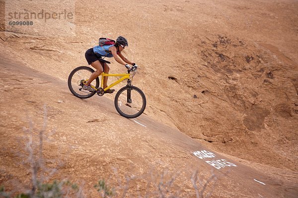 Felsbrocken  Frau  Berg  1  Fahrrad  Rad  Moab  Utah