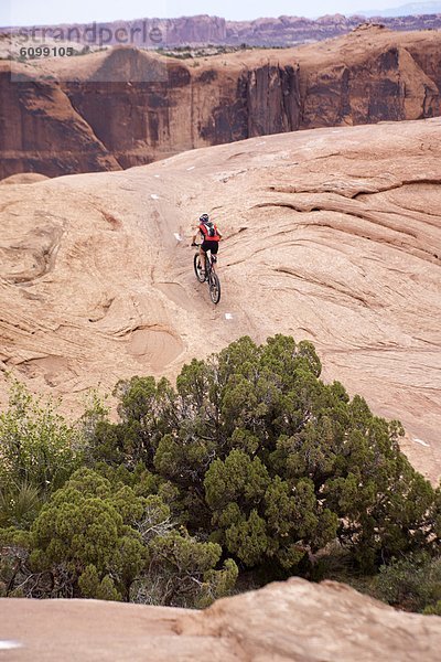 Felsbrocken  Frau  Berg  1  Fahrrad  Rad  Moab  Utah