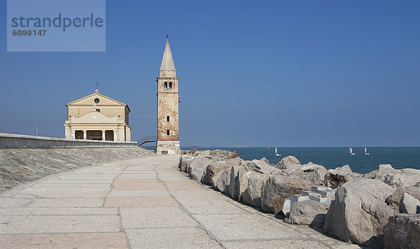 Italien  Provinz Venedig  Blick auf Madonna dell'Angelo mit Adria
